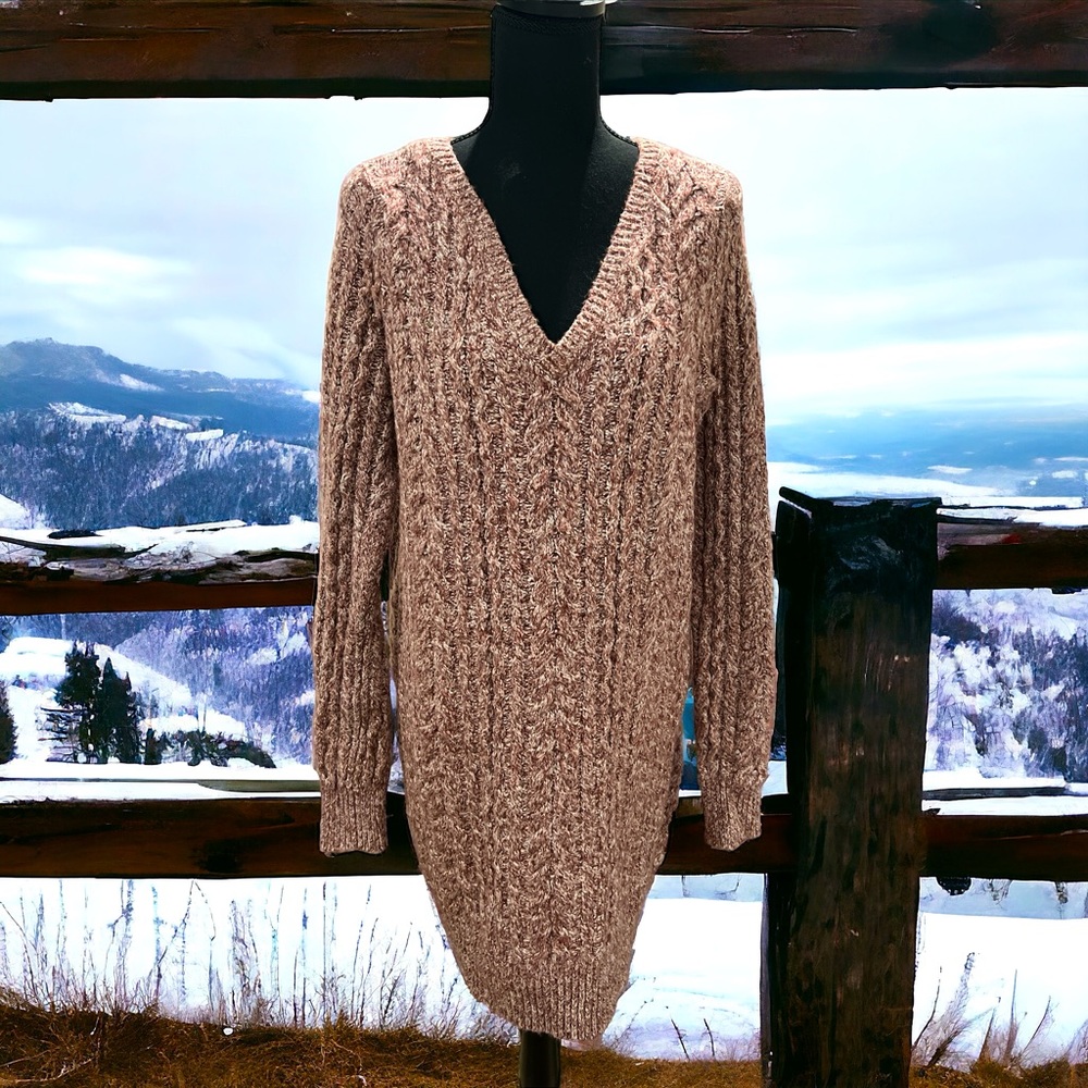 Brand: AMERICAN EAGLE
Style: DRESS SWEATER
Color: PLUM
Size: Large  ‎  NWT
